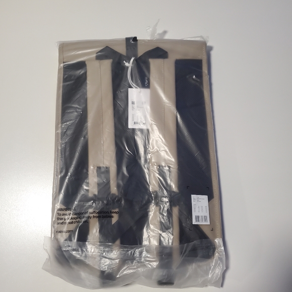 RAINS Rolltop Rucksack Sand - Picture 8 of 9